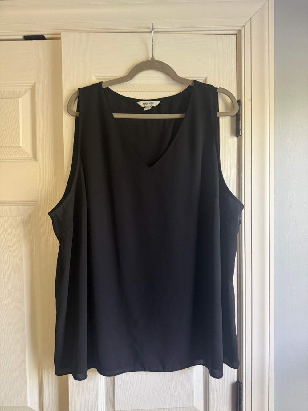 Nine West Black V-Neck Sleeveless Tank Top